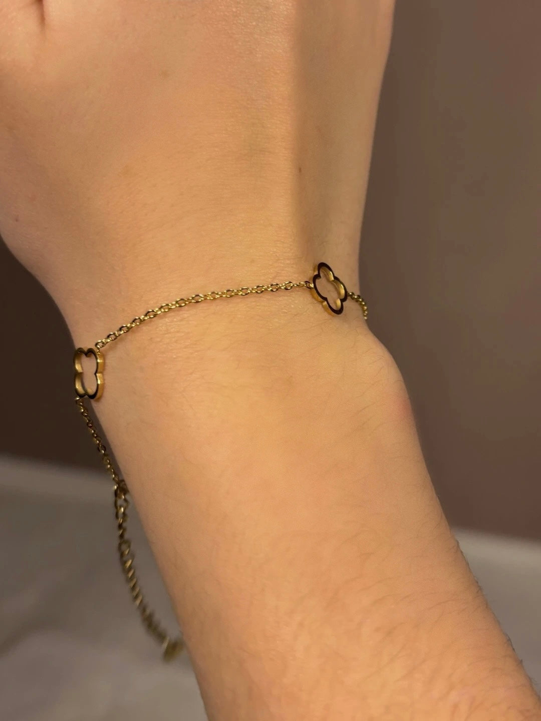 Ensemble de bracelet et collier dorés