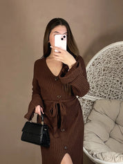 Longue robe marron à nouer