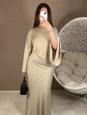 Longue robe satinée beige